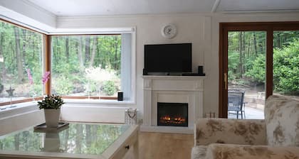 Chalet Pimpel & Mees; comfortably enjoy the peace and nature.