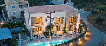 Kannas Mani-Luxury Suites- Adults friendly 14+