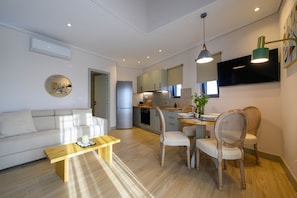 Luxury Suite (Catherine, First Floor) - Kannas Mani-Luxury Suites- Adults friendly 14+ (West Mani)