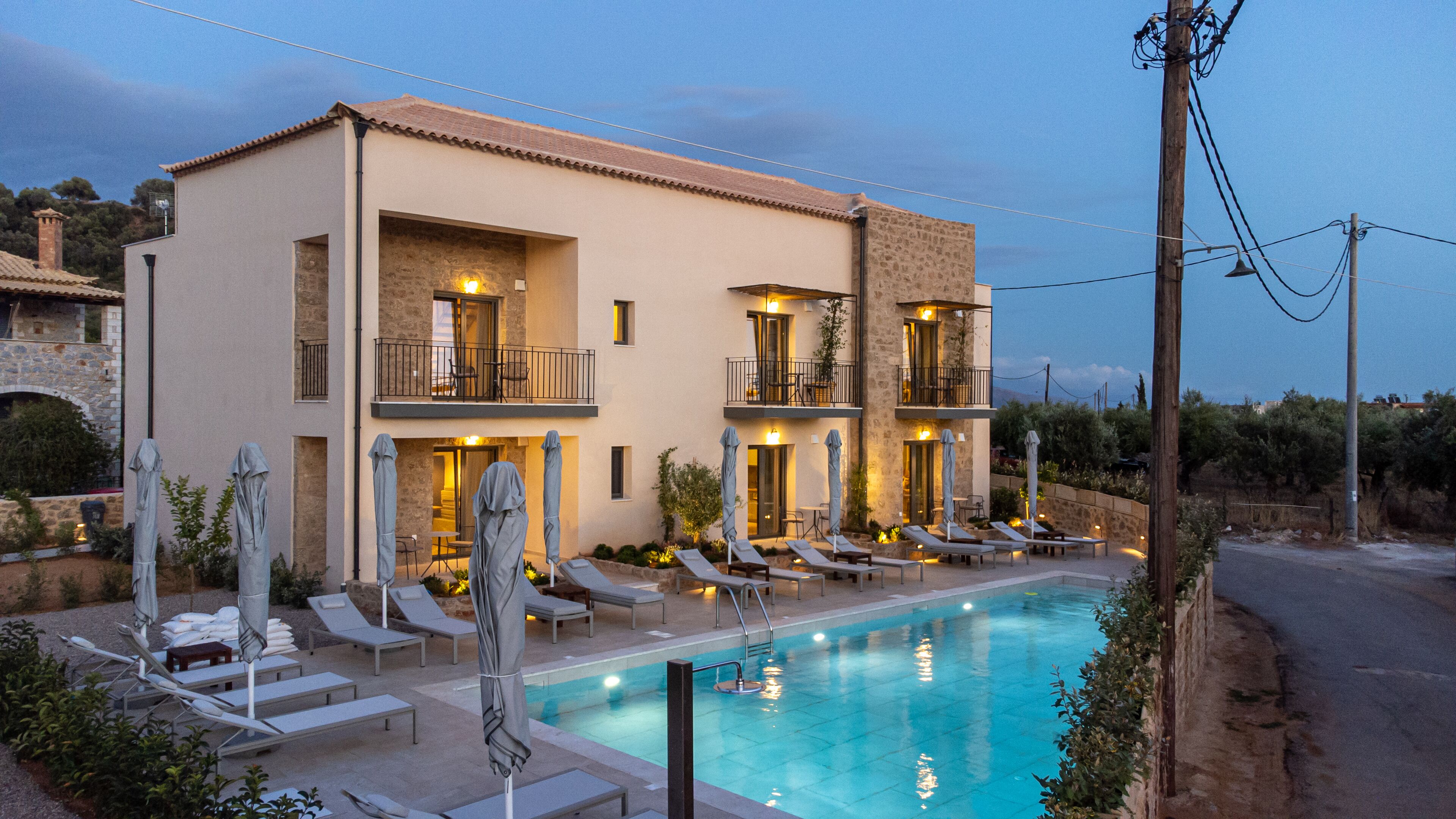 Seasonal outdoor pool, pool umbrellas, sun loungers