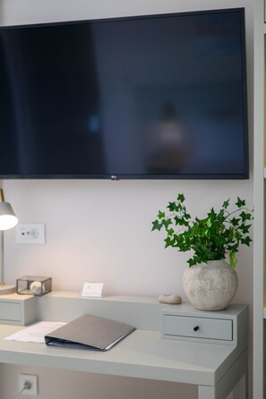 Suite estudio junior (Mike, Ground Floor) | Sábanas de algodón egipcio y ropa de cama de alta calidad