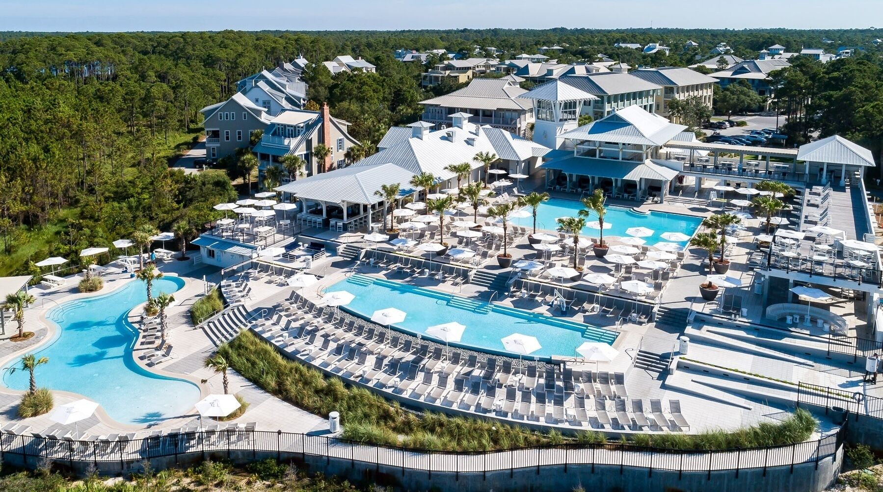 حمّام سباحة مُدفَّأ