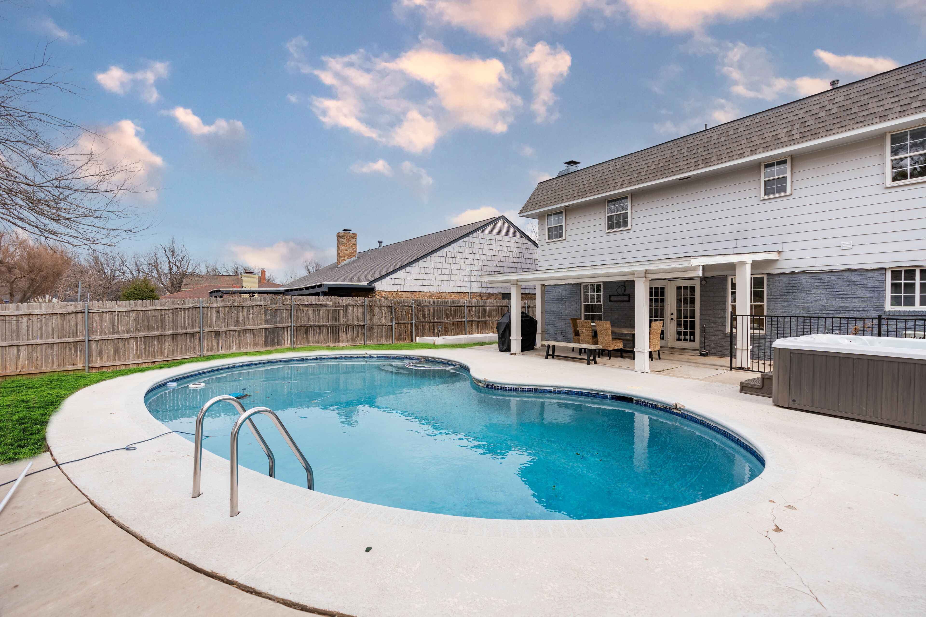 Outdoor pool, a heated pool
