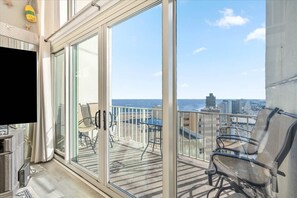 Interior - Beautiful Oceanfront 3 Bedroom Penthouse Unit with Two Pools! (Ocean City)