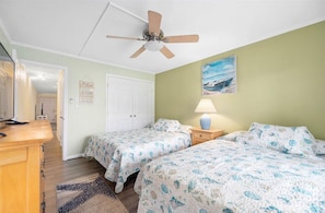1 chambre, fer et planche à repasser, accès au Wi-Fi (inclus)