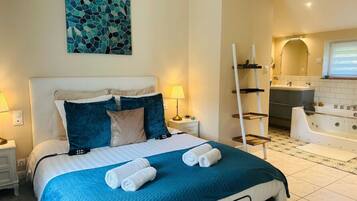 4 chambres, fer et planche à repasser, Wi-Fi, draps fournis