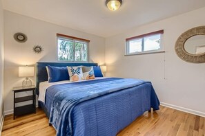 4 habitaciones, tabla de planchar con plancha y cuna de viaje 