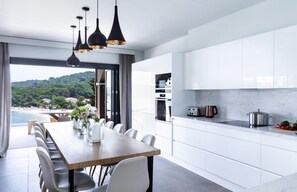 7 bedrooms - The House at Bella Mare - Stunning 7 Bedroom Villa (Corfu)