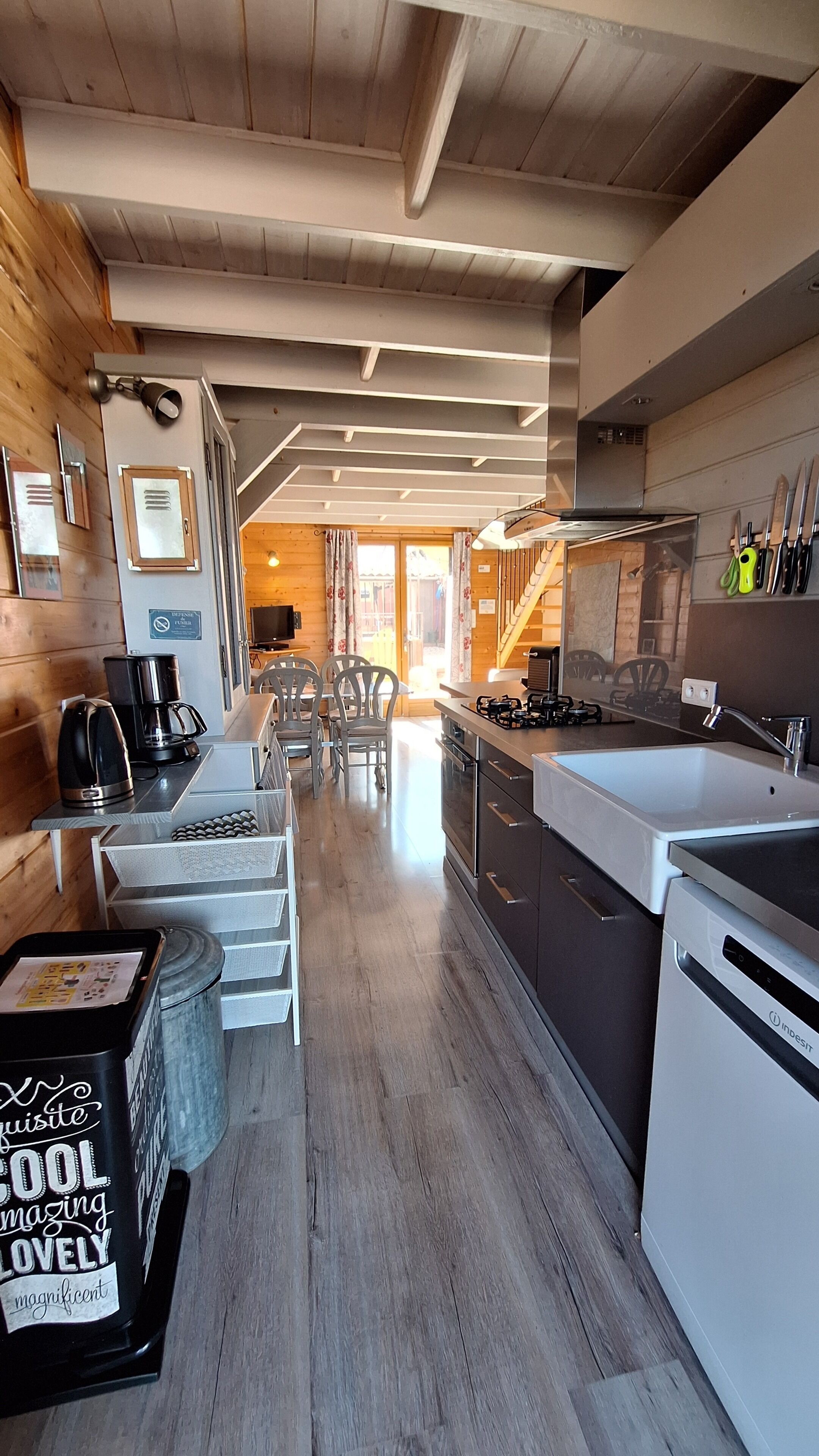 Micro-ondes, four, plaque de cuisson, lave-vaisselle