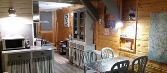 SWIMMING POOL and JACUZZI Gîte "Les chênes blancs" in PROVENCE 