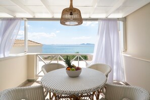 Camera doppia, letti multipli, vista mare, al piano ammezzato (09) | Vista spiaggia/mare