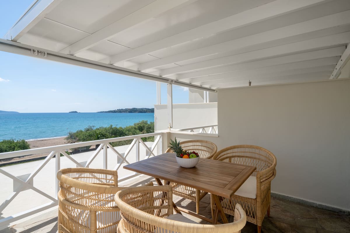 Double Room, 1 Double Bed with Sofa bed, Sea View, Mezzanine (10) | Beach/ocean view