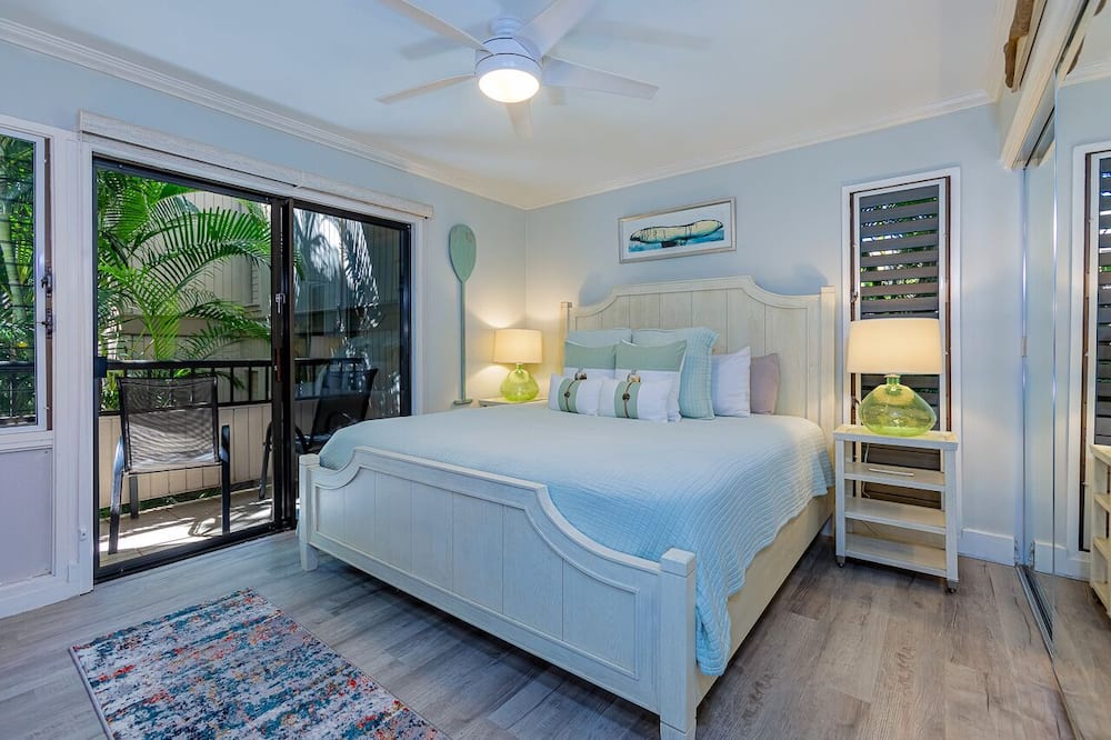 Wailea Ekolu 1603-Stunningly updated, private condo in Wailea.