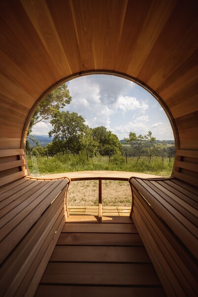 Nature gite, natural swimming pool, sauna, Nordic bath, farmhouse