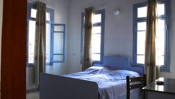 Habitación con 1 cama doble o 2 individuales | Minibar (con algunos artículos gratuitos)