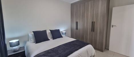 1 多间卧室、WiFi、床单