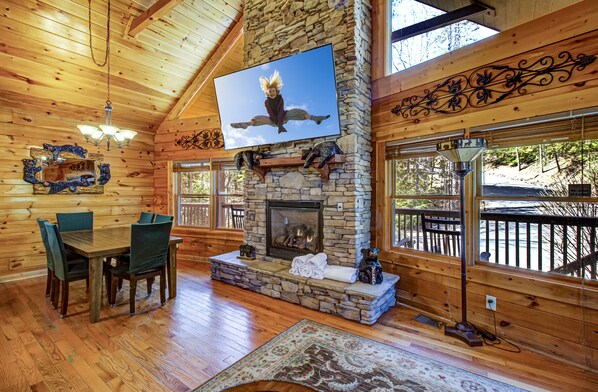 Dining - Black Beary Lodge: Get Your Paws on the Perfect Vacation! (Gatlinburg)