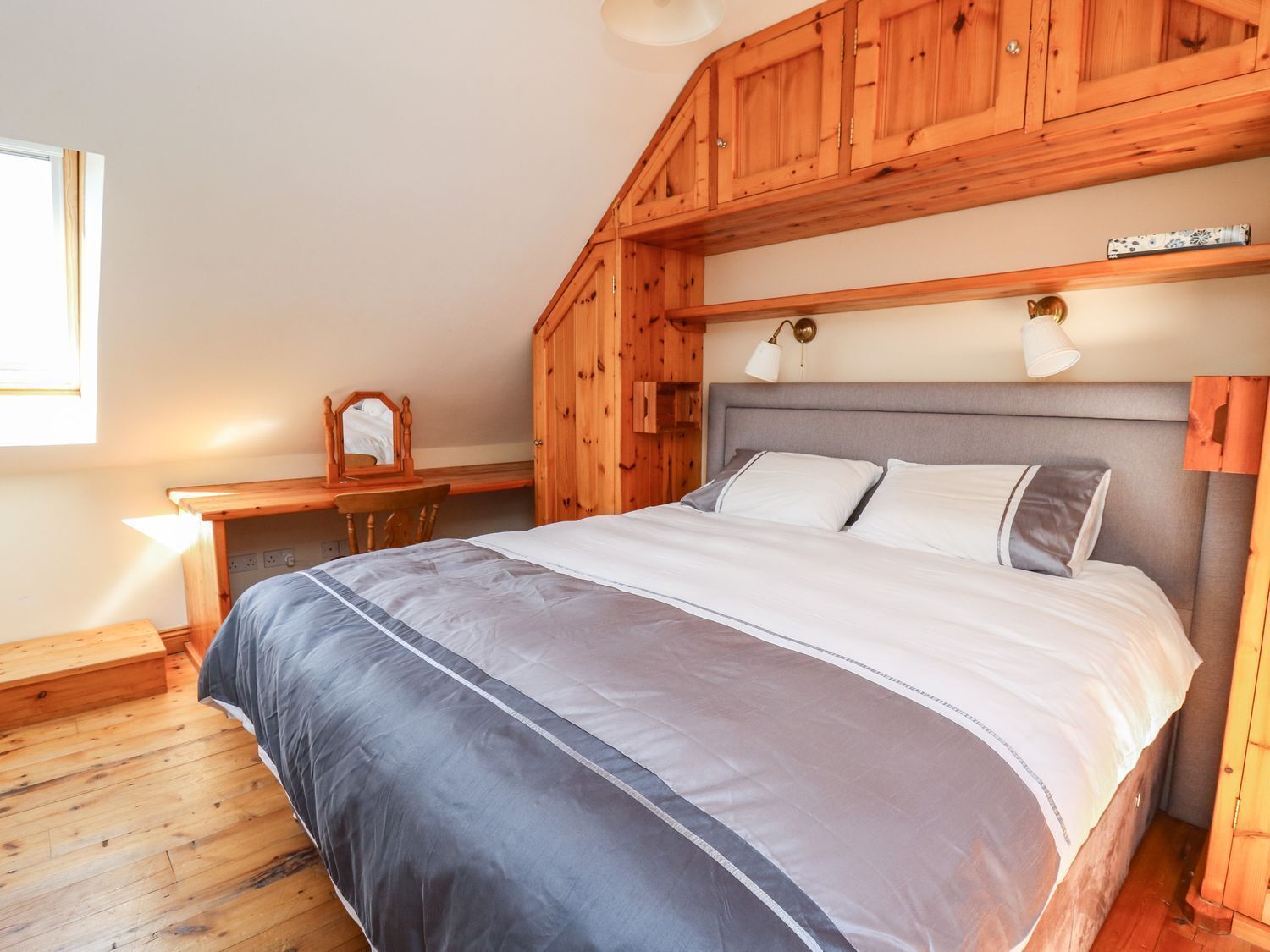 5 bedrooms, iron/ironing board, travel cot, Internet