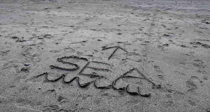 Large Holiday Cottage Wales 🏴