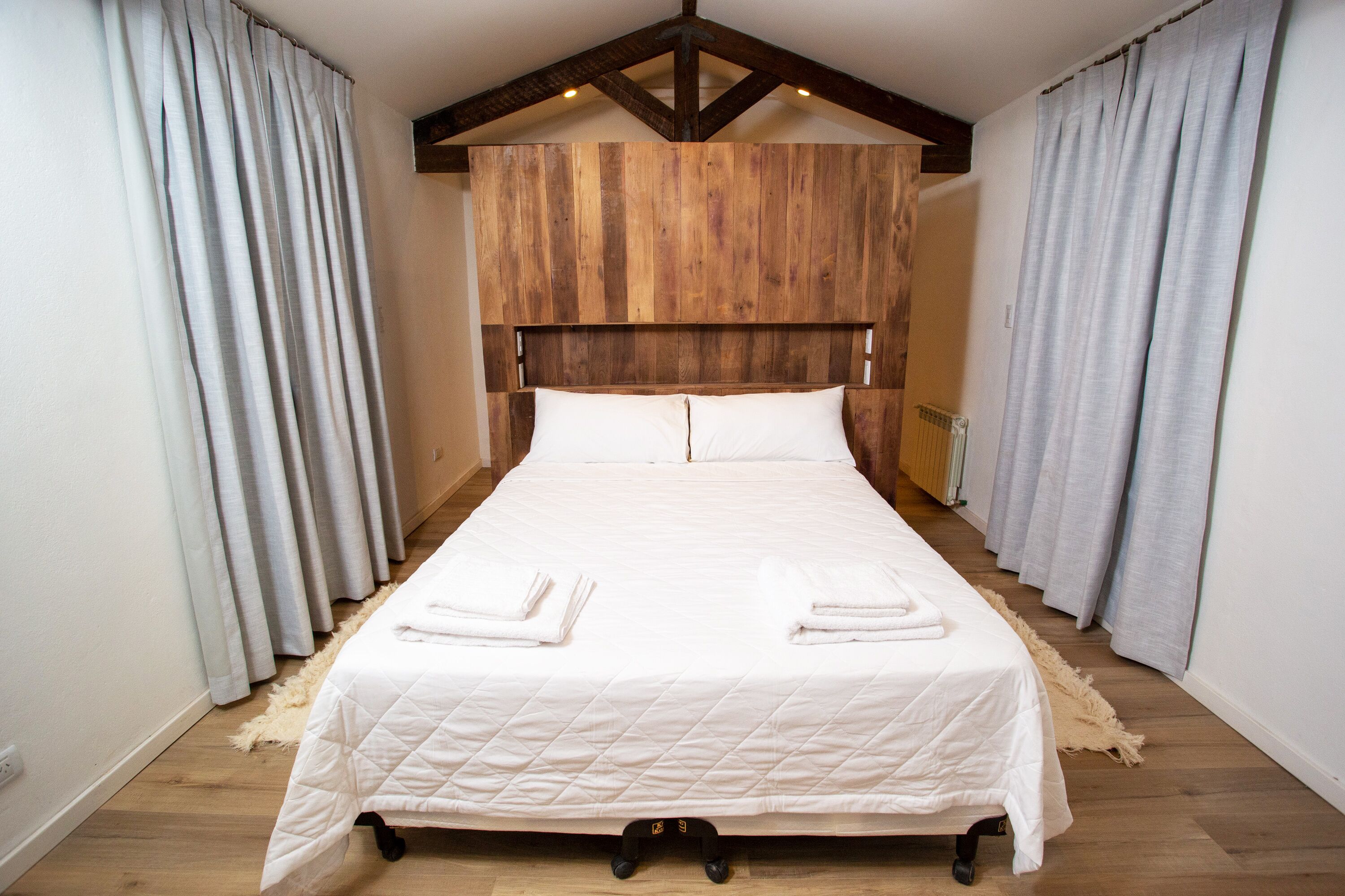 6 habitaciones, internet y ropa de cama 