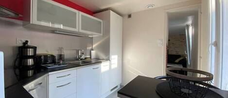 Geladeira, fogão, cooktop, lava-louças