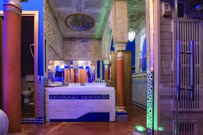 Deluxe Double or Twin Room | Minibar, free WiFi, bed sheets