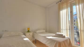 2 quartos, ferros/tábuas de passar roupa, Wi-Fi de cortesia