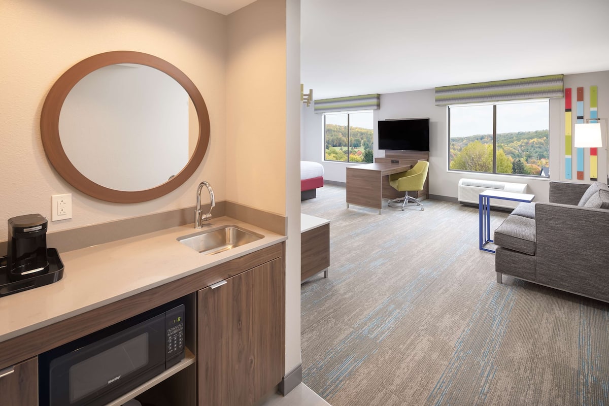 In-room safe, desk, iron/ironing board, free cots/infant beds