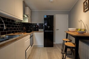 Fridge, microwave, oven, stovetop