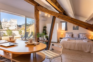 1 Schlafzimmer, Reisekinderbett, kostenloses WLAN, Bettwäsche