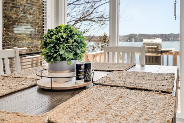 Dining - Amazing Views Close to the Strip - Private Dock! (Lake Ozark)