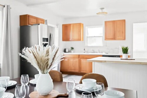 5th St Modern in prime Nampa location