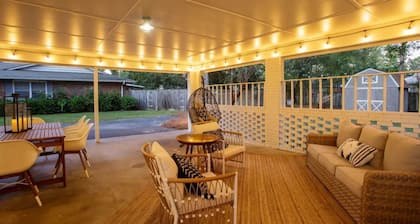 Spacious Valdosta Retreat + Screened Porch, Large Yard & Peaceful Vibes