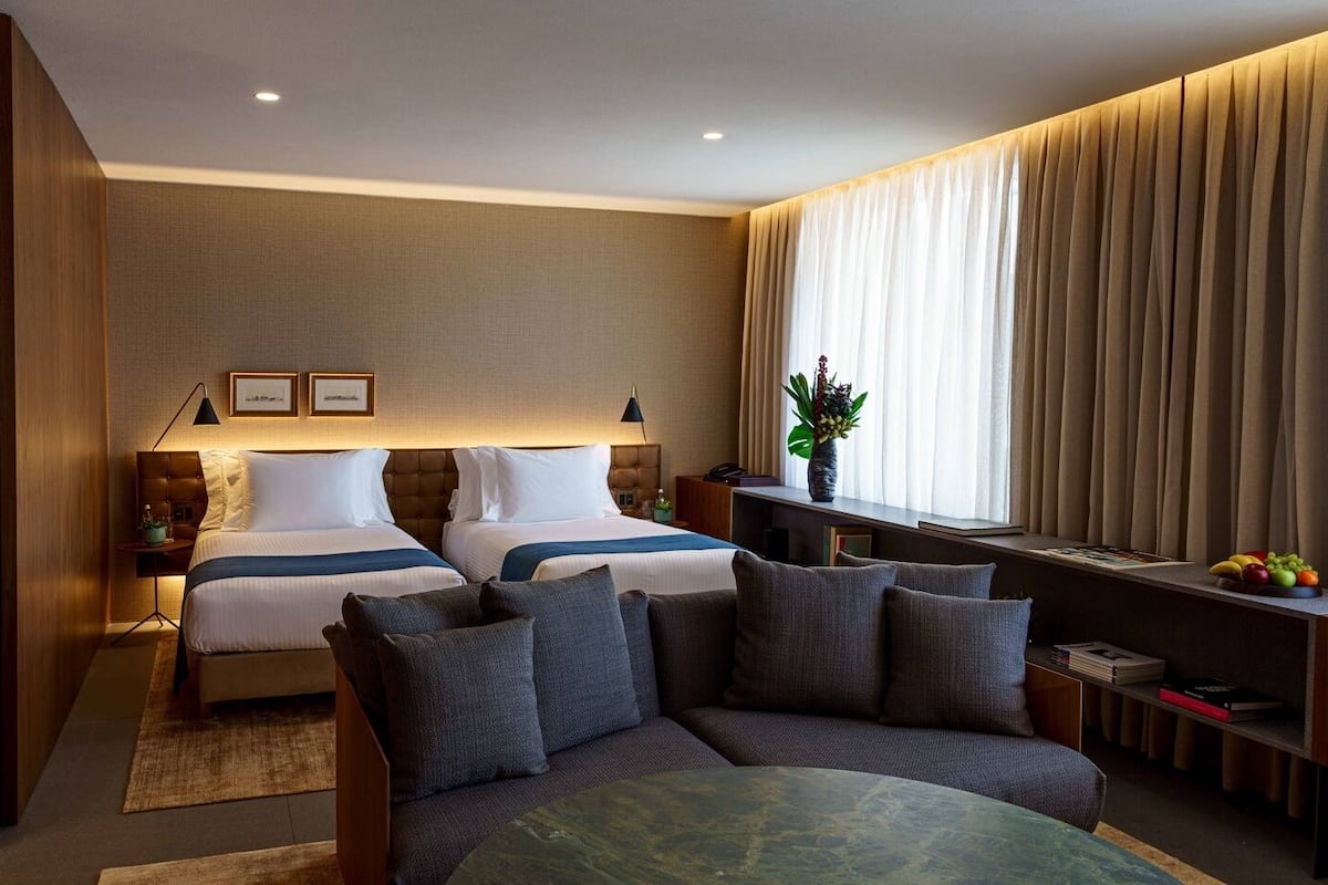 迷你吧、客房內保險箱、書桌、筆電工作空間