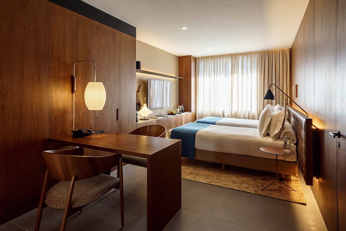 Minibar, in-room safe, individually decorated, individually furnished