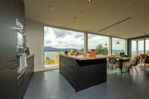 Refrigerador, horno, parrilla de estufa y lavavajillas