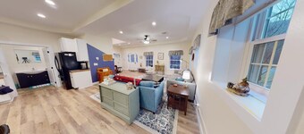 Creekside Cottage - Sleeps 10 - Heated Pool!