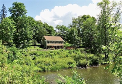 Creekside Cottage - Sleeps 10 - Heated Pool!