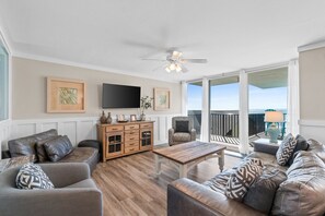 Smart TV, books - Pelican Walk 501- 3 Bedroom Condo FREE Beach Chairs! (Panama City)