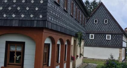 Apartment Schulze Jonsdorf - with balcony & garden/mountain view