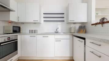Apartment | Private kitchen | Fridge, microwave, oven, stovetop