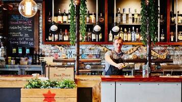 Bar (en la propiedad)