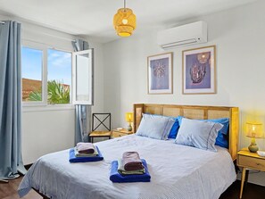 3 bedrooms, iron/ironing board, free WiFi, bed sheets - Luxury Holiday Villa 'Villa Solymar' with Sea View, Private Heated Pool & Wi-Fi (Corralejo)