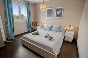 3 quartos, ferros/tábuas de passar roupa, Wi-Fi de cortesia