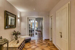 Interior - Villa 'Maria' with Private Pool, Wi-Fi and Air Conditioning (Navata)