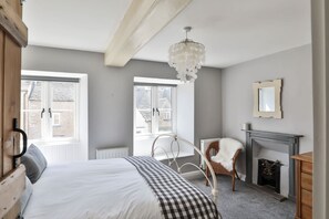 3 bedrooms, iron/ironing board, WiFi