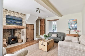 Fernseher, Kamin, Arbeitsbereiche