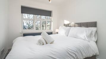 4 bedrooms, desk, iron/ironing board, free WiFi