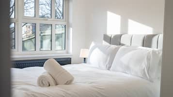 4 bedrooms, desk, iron/ironing board, free WiFi