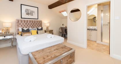 Luxurious Country House with Cinema Games Room - Pass the Keys